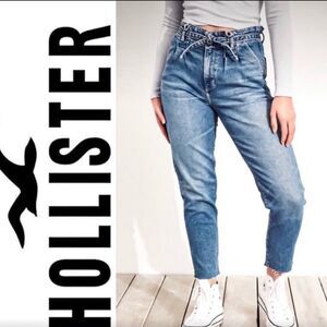 Hollister Ultra High-Rise Mom Jean SZ 5R 27/27 Vintage Stretch Belt Unique